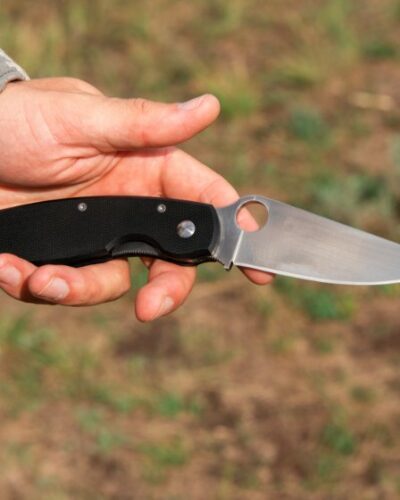 Are folding knives good for self-defence?